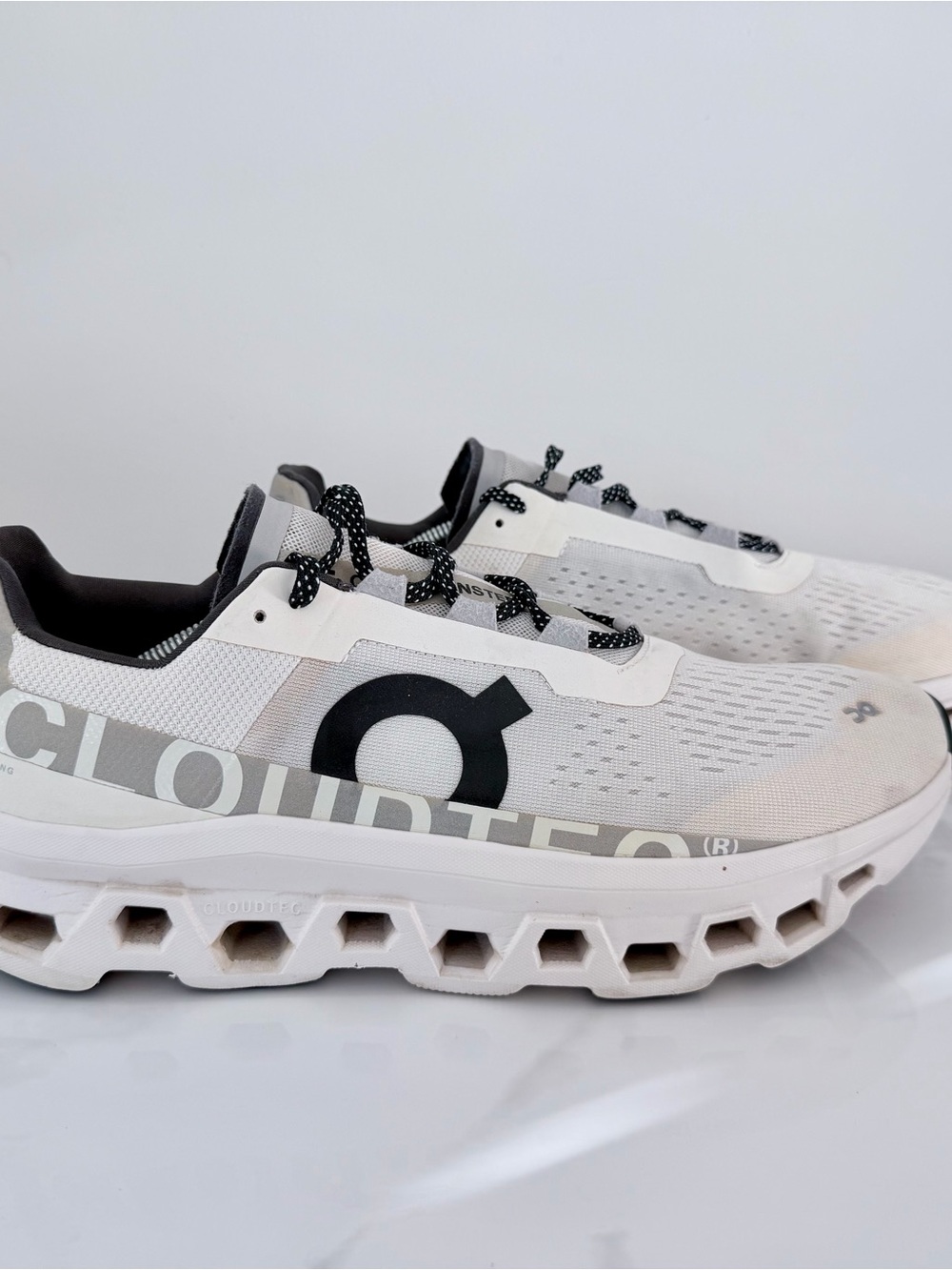 On Cloudmonster Exclusive Men’s Size 13 Running Shoes White/Black